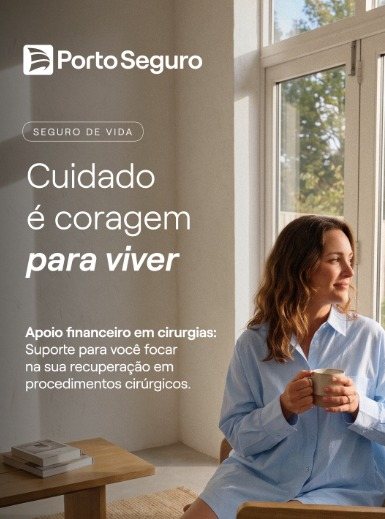 Mulher tomando café ao lado de uma janela — Seguro de Vida Porto: apoio financeiro em cirurgias